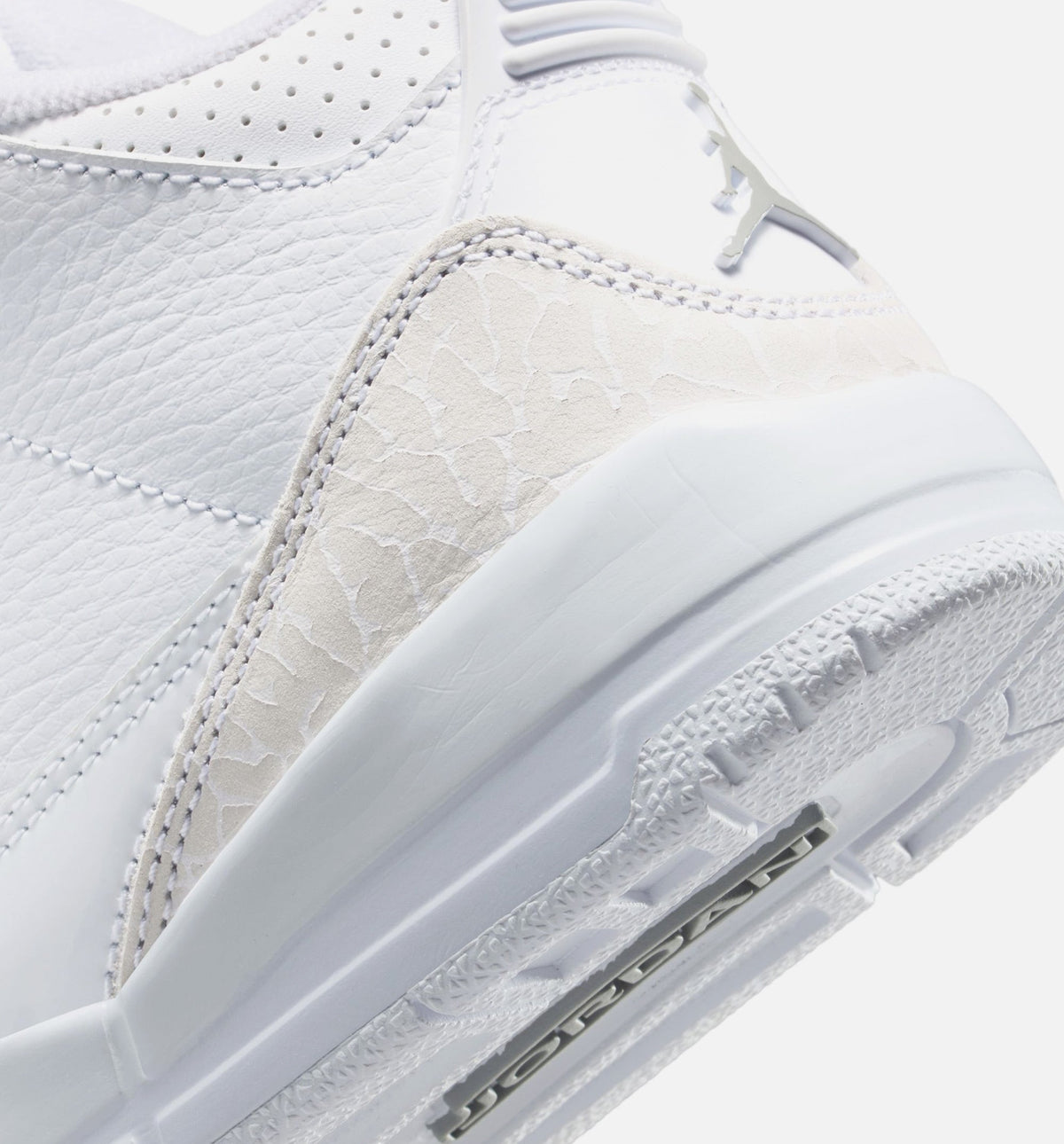 Air Jordan 3 Retro White and Silver Preschool Lifestyle Shoe – White / Metallic Silver