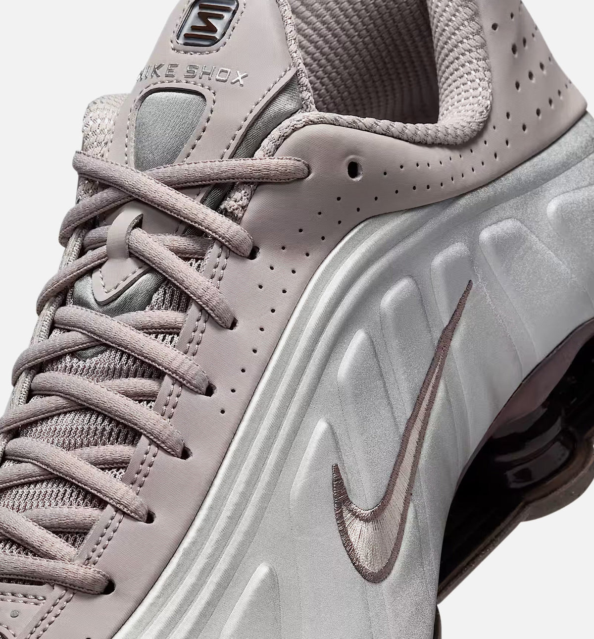 Nike Shox R4 Men's Lifestyle Shoe – Cave Stone / College Grey / Baroque Brown