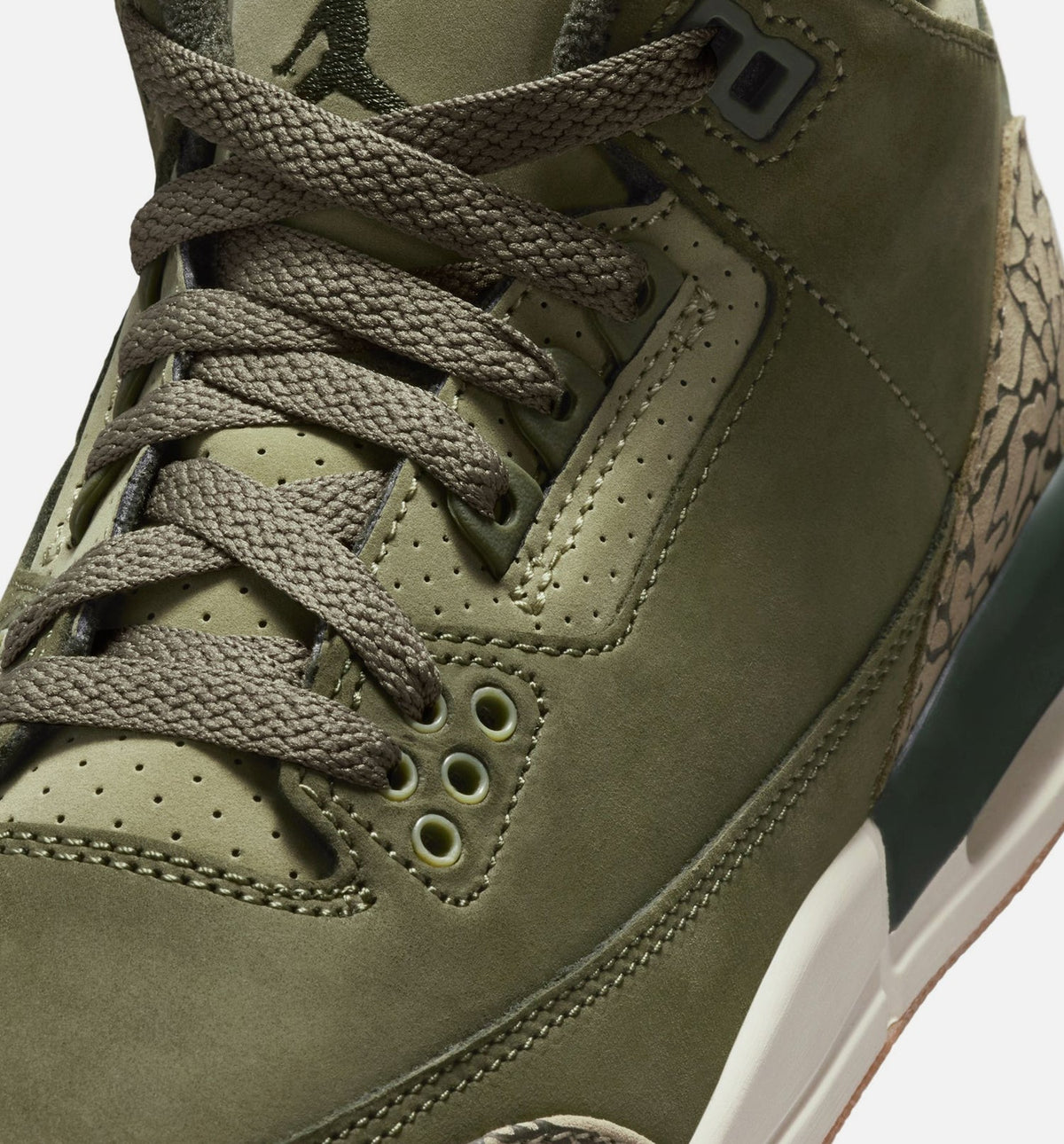 Air Jordan 3 Retro Medium Olive Grade School Lifestyle Shoe – Medium Olive / Sequoia / Neutral Olive / Sail