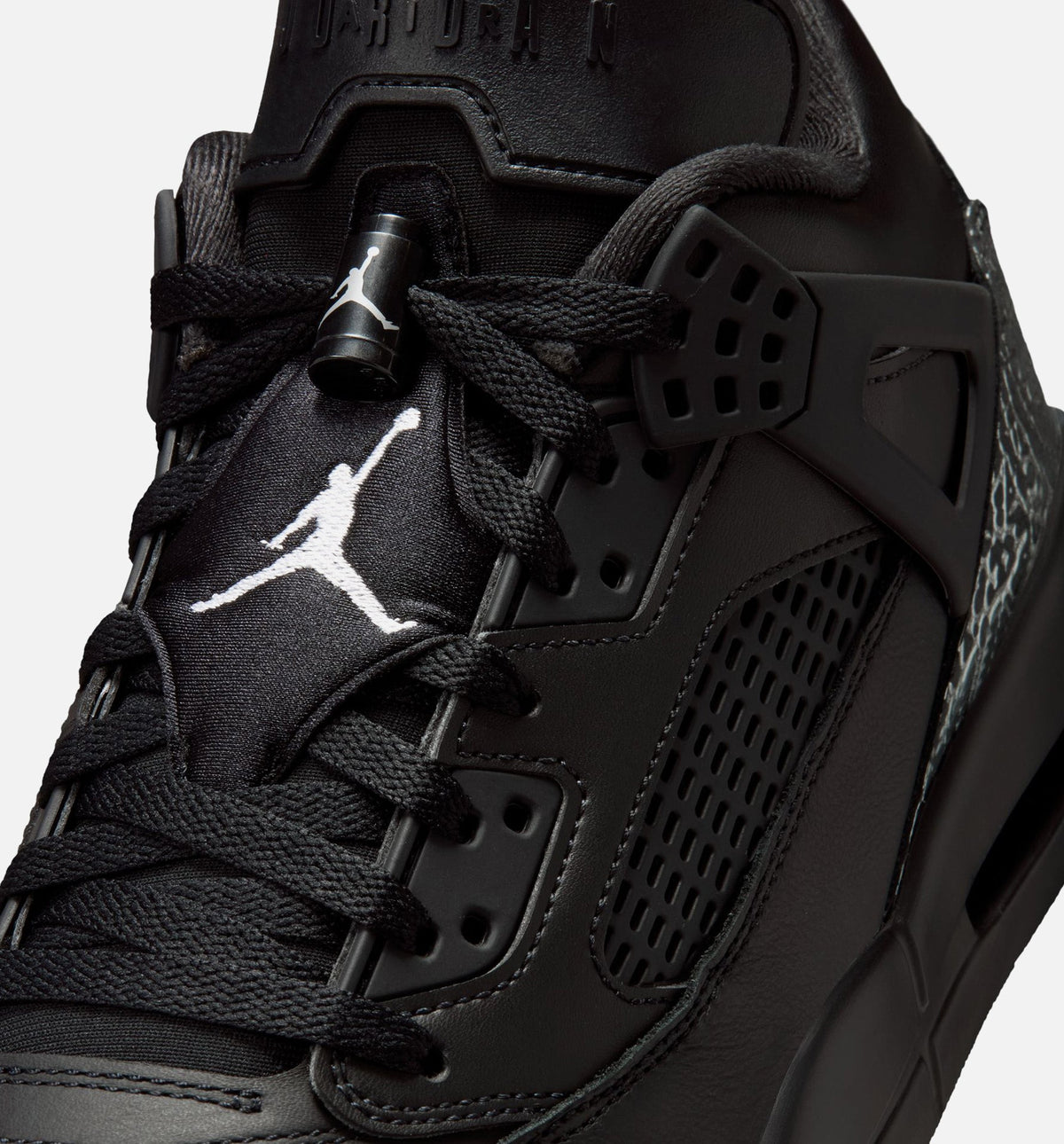 Jordan Spizike Low Men's Basketball Shoe – Black / Metallic Silver