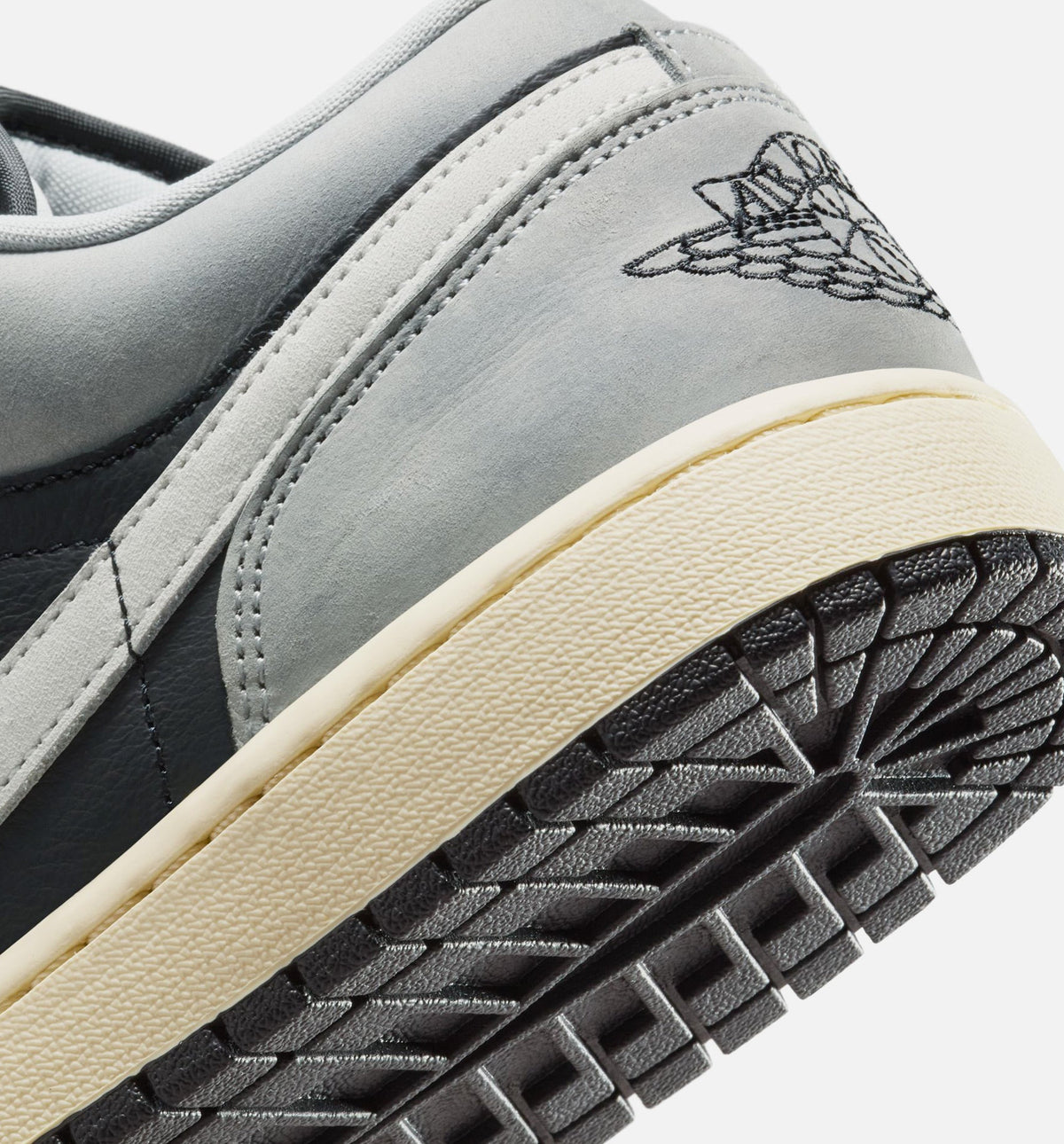 Air Jordan 1 Low SE Men's Lifestyle Shoe – Light Smoke Grey / White / Off Noir