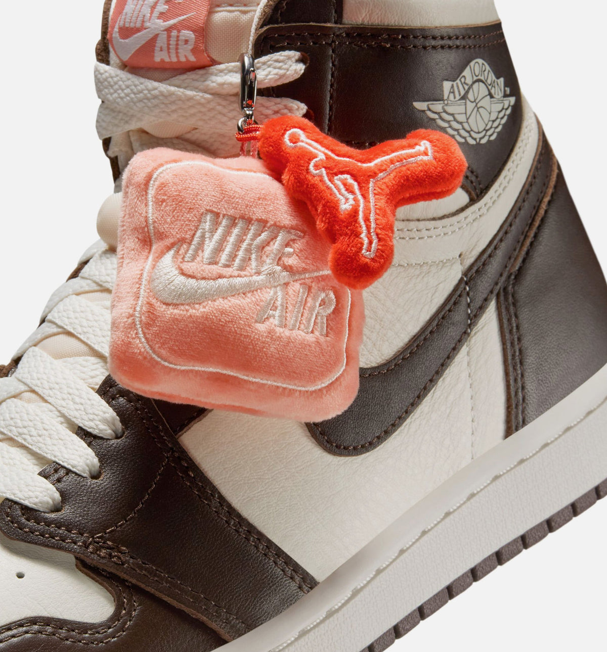 Air Jordan 1 Retro High OG Baroque Brown Women's Lifestyle Shoe – Baroque Brown / Light Madder Root / Sail