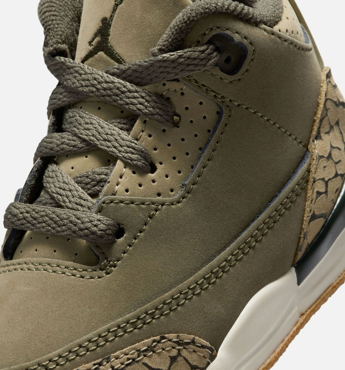 Air Jordan 3 Retro Medium Olive Infant & Toddler Lifestyle Shoe – Medium Olive / Sequoia / Neutral Olive / Sail