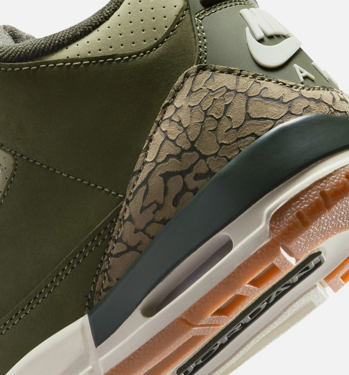 Air Jordan 3 Retro Medium Olive Grade School Lifestyle Shoe – Medium Olive / Sequoia / Neutral Olive / Sail