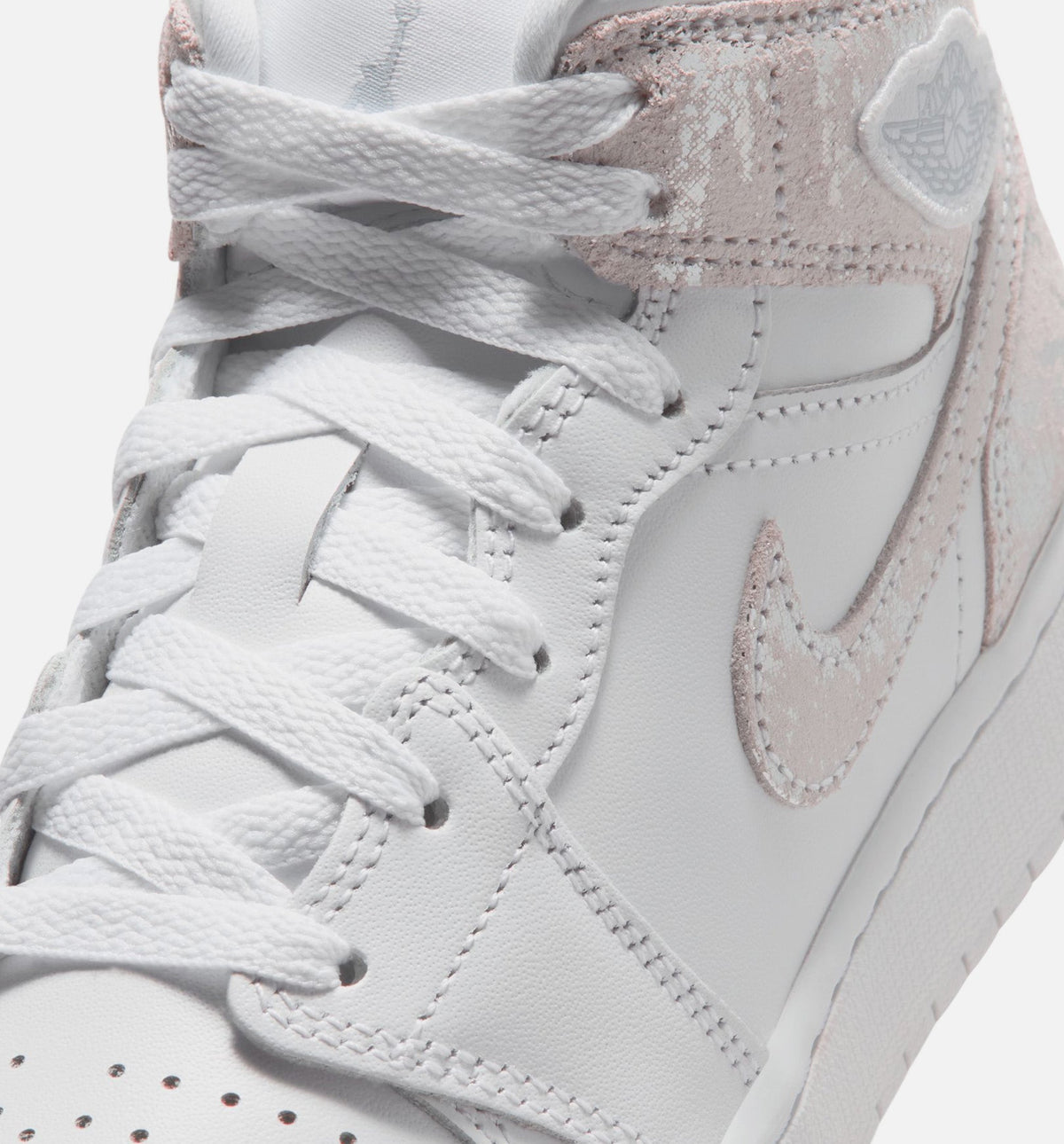 Air Jordan 1 Mid SE Grade School Lifestyle Shoe – White / Field Silver