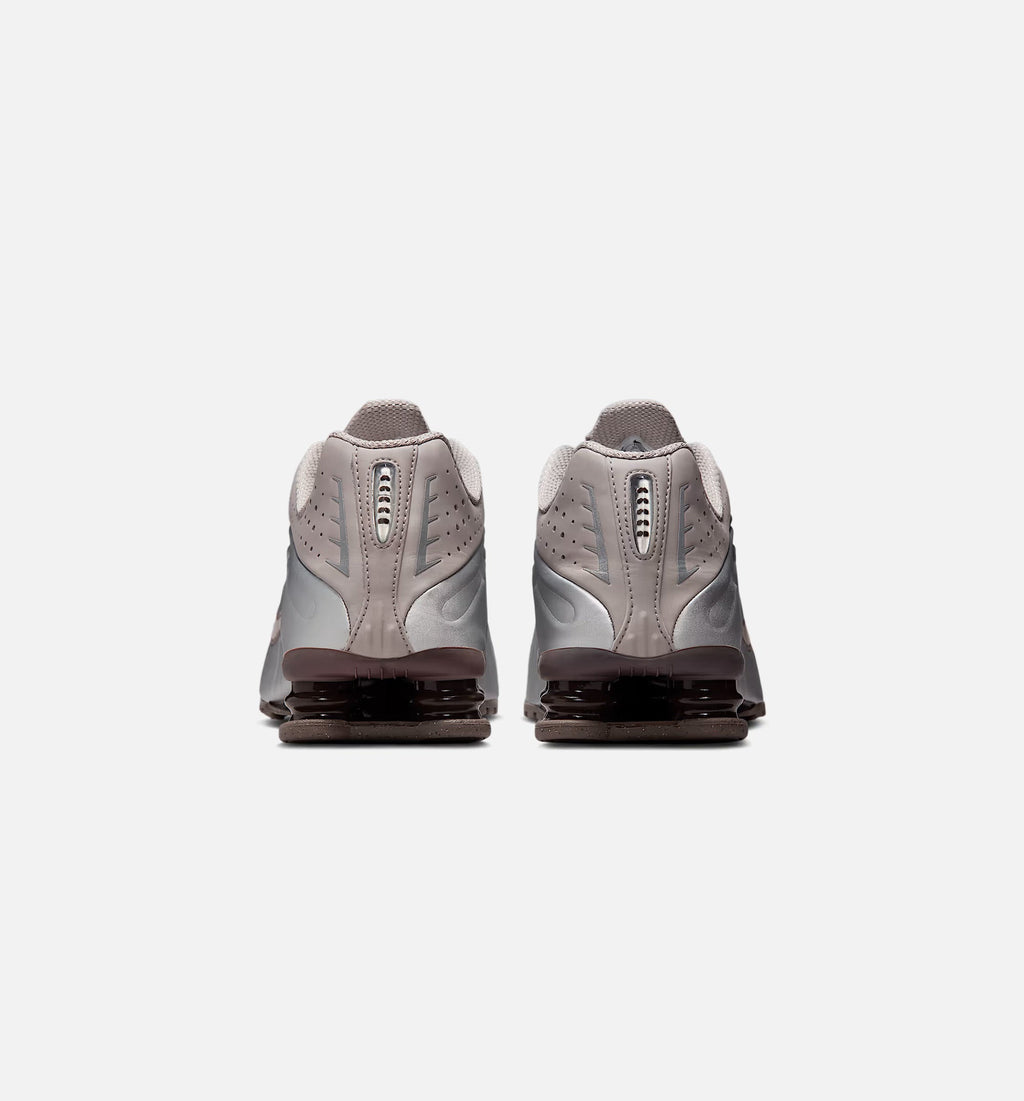 Nike Shox R4 Men's Lifestyle Shoe – Cave Stone / College Grey / Baroque Brown