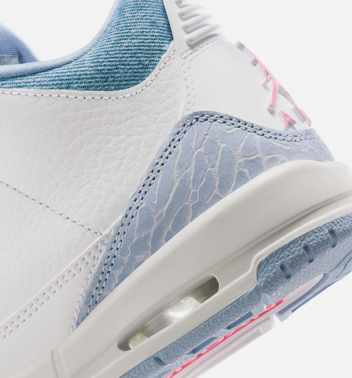 Air Jordan 3 Retro Cobalt Bliss Grade School Lifestyle Shoe – White / Cobalt Bliss / Football Grey / Pink Glow